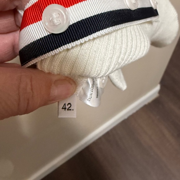 Thom Browne like sweater.  High quality. Brand new condition. - Picture 8 of 11